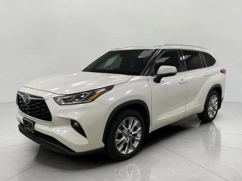 Used 2021 Toyota Highlander Limited image 12