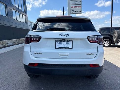 Used 2023 Jeep Compass Latitude AWD/4WD image 4