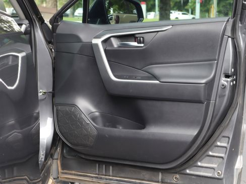 Used 2022 Toyota RAV4 XLE w/ Convenience Package AWD/4WD image 27