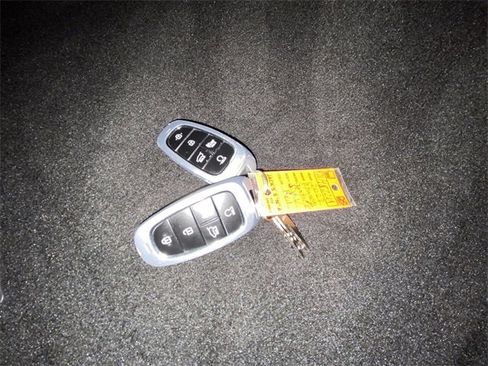 Used 2023 Hyundai Santa Fe SEL image 30