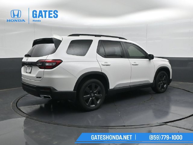 Certified 2025 Honda Pilot Sport image 2