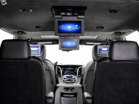 Used 2019 Cadillac Escalade ESV Platinum image 28