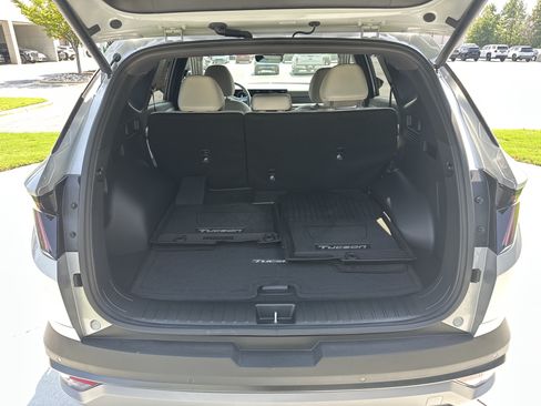 Used 2025 Hyundai Tucson Limited AWD/4WD image 32