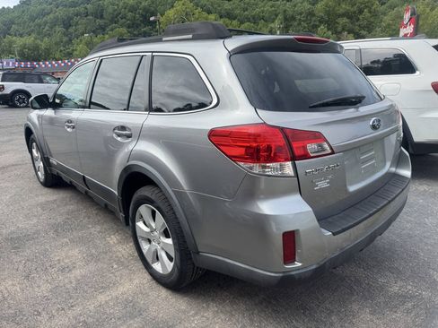 Used 2011 Subaru Outback 2.5i Premium w/ All-Weather Pkg AWD/4WD image 7