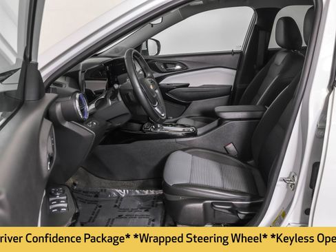 Used 2024 Chevrolet Trax LT w/ Driver Confidence Package image 7