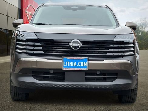 Certified 2025 Nissan Kicks SV image 11