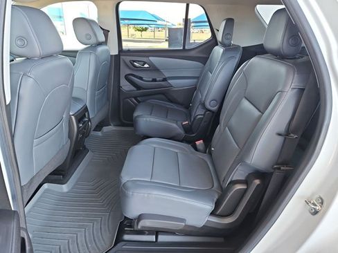 Used 2018 Chevrolet Traverse LT FWD image 19