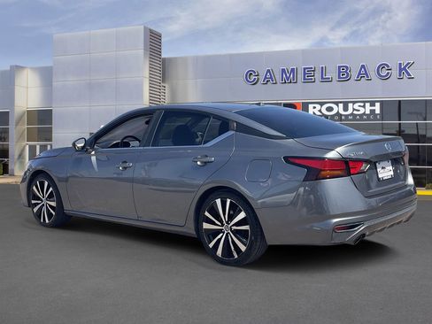Used 2019 Nissan Altima 2.5 SR FWD image 4