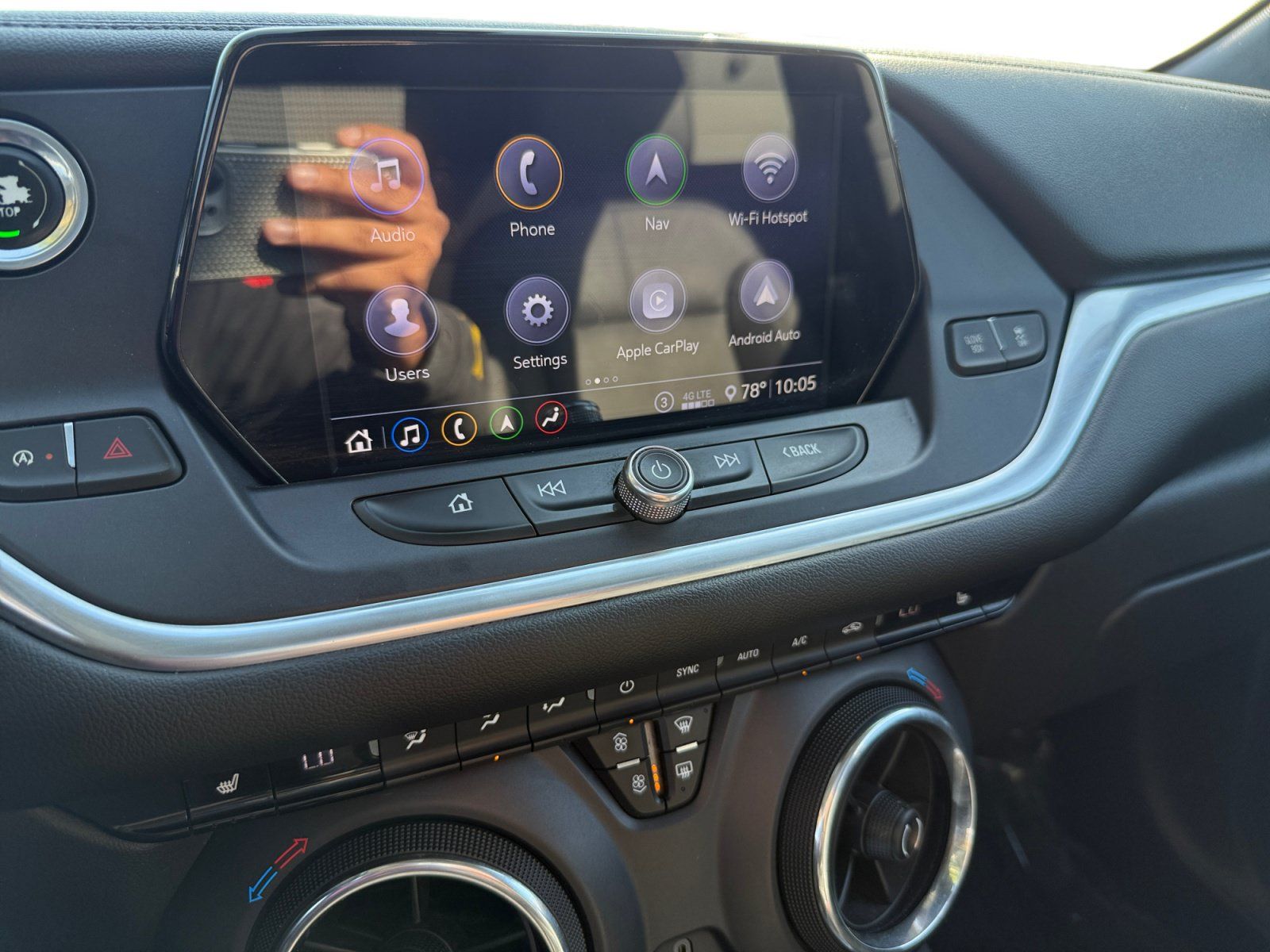Used 2020 Chevrolet Blazer LT w/ Sound & Technology Package FWD image 12