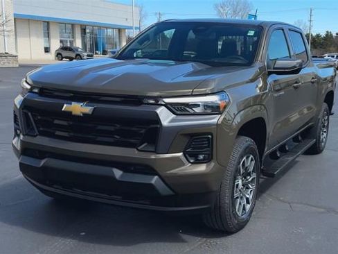 Certified 2024 Chevrolet Colorado LT w/ LT Convenience Package III AWD/4WD image 3