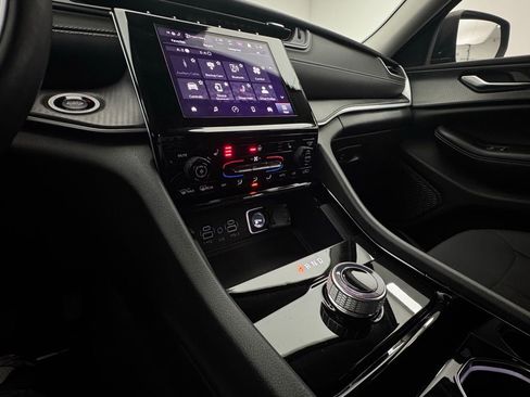 Used 2023 Jeep Grand Cherokee L Laredo w/ Luxury Tech Group I image 28