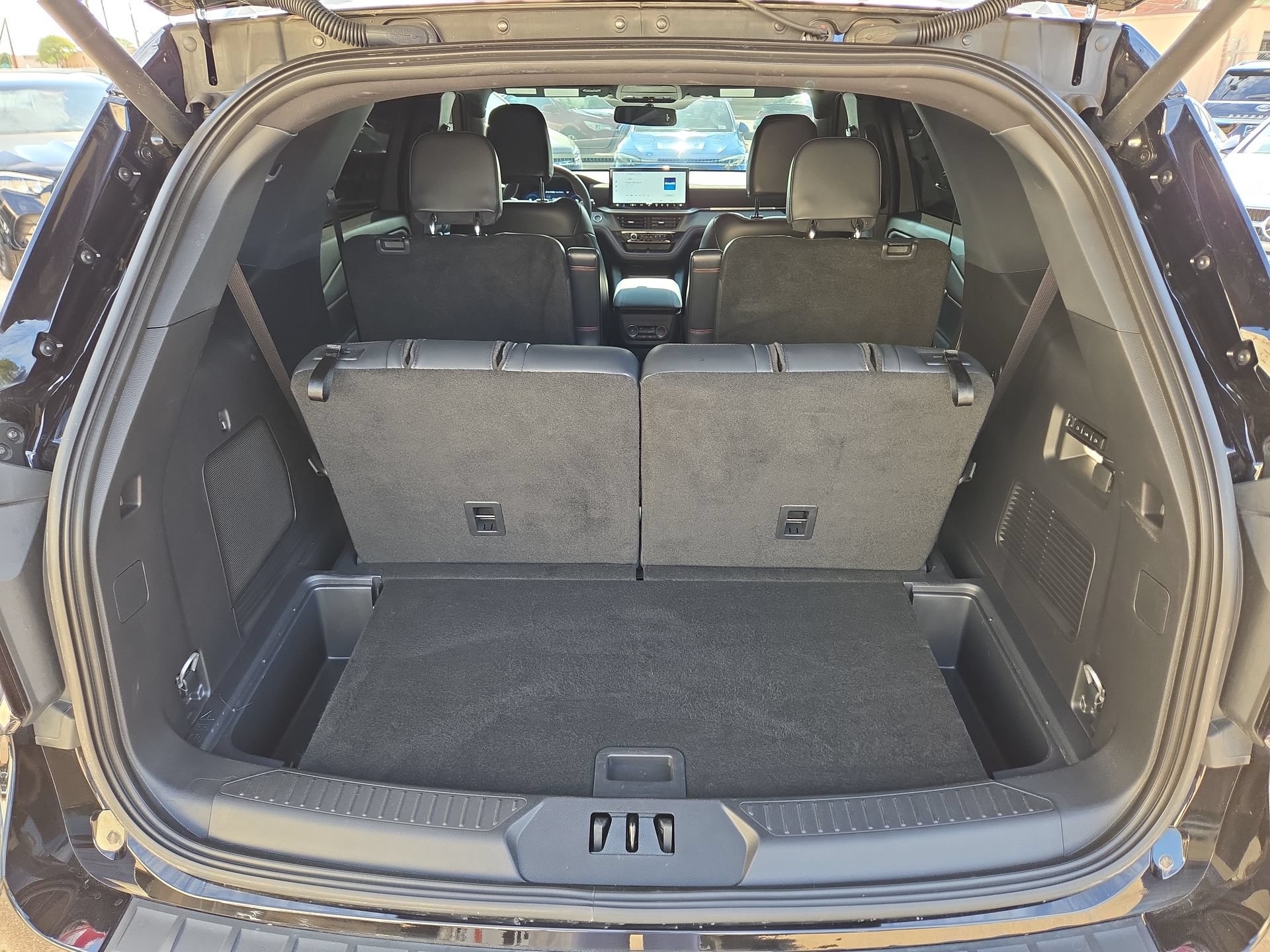 Used 2025 Ford Explorer ST w/ Sun And Sound Package AWD/4WD image 12