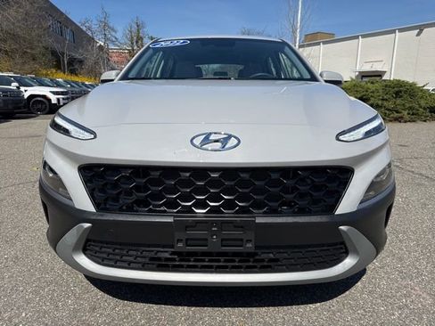 Used 2022 Hyundai Kona SE image 2