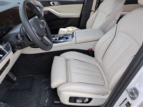 Used 2025 BMW X7 xDrive40i w/ M Sport Package image 17