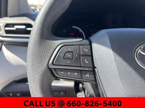 Used 2025 Toyota Sienna LE image 20