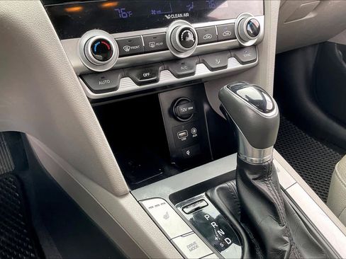 Used 2020 Hyundai Elantra Limited w/ Ultimate Package 03 image 36