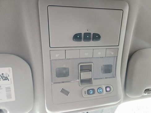 Used 2014 Chevrolet Captiva Sport LTZ image 25