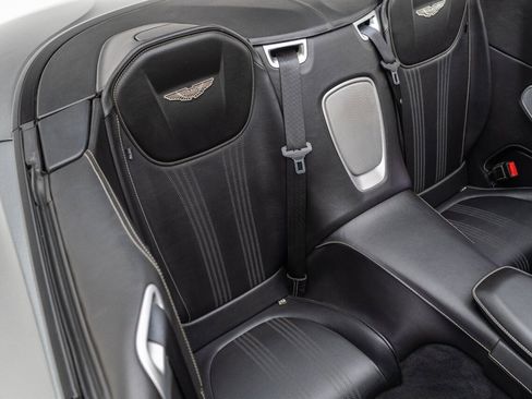 Used 2019 Aston Martin DB11 Volante image 41