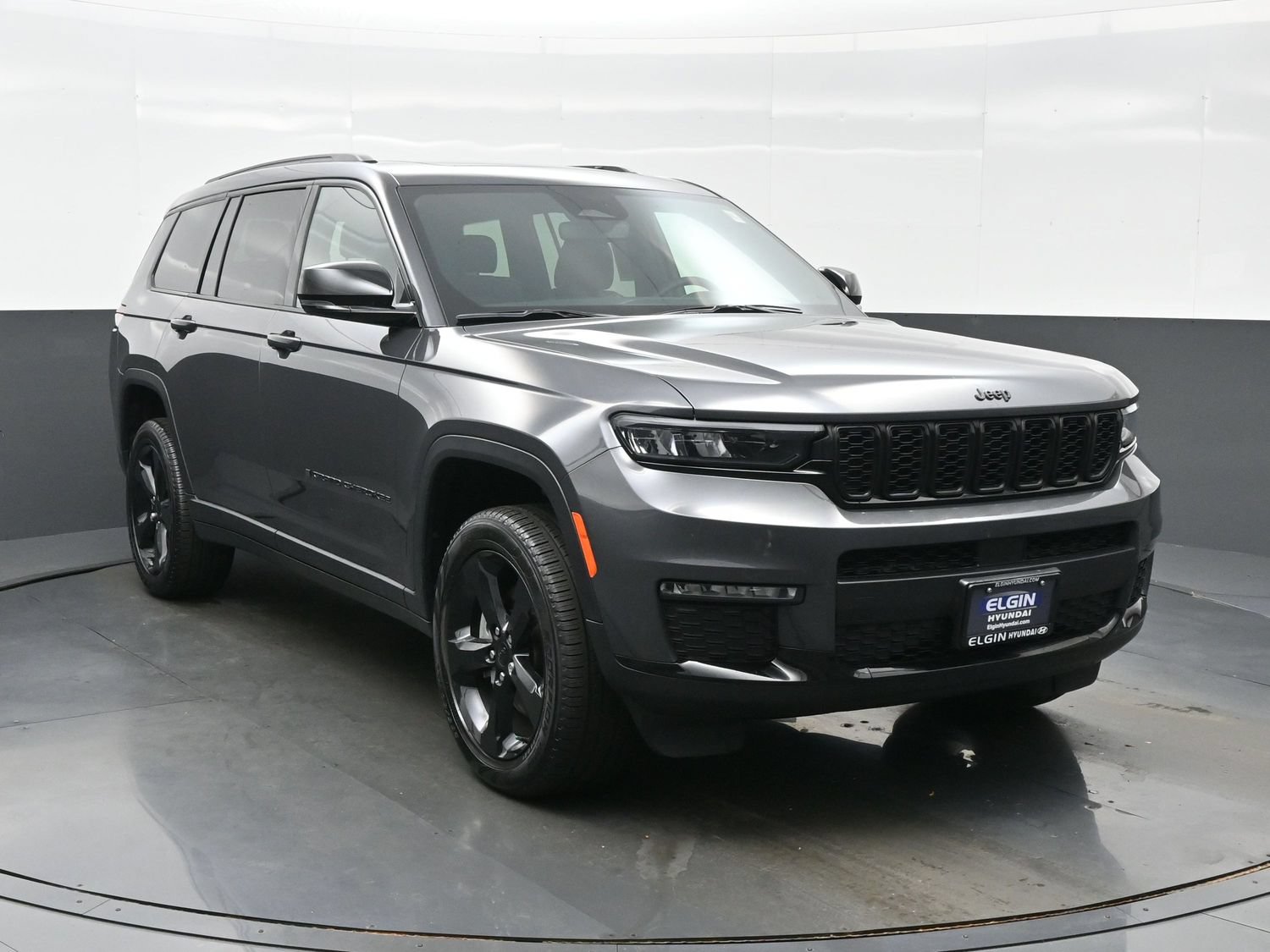 Used 2024 Jeep Grand Cherokee L Limited w/ Black Appearance Package AWD/4WD image 8