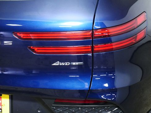 Used 2022 Genesis GV70 3.5T Sport w/ Sport Prestige Package image 17