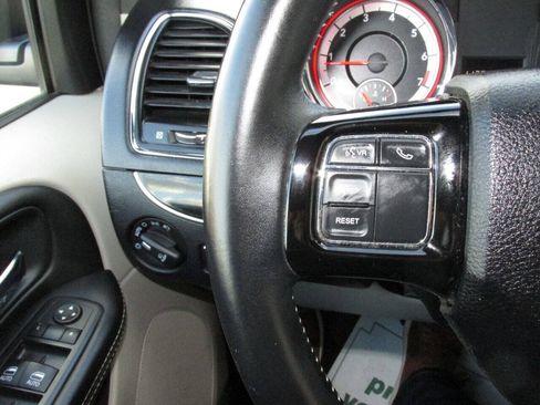 Used 2017 Dodge Grand Caravan SXT FWD image 53