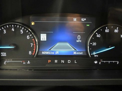 Used 2021 Ford Explorer Limited w/ Equipment Group 301A AWD/4WD image 10