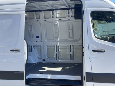 New 2025 Mercedes-Benz Sprinter 2500 image 7