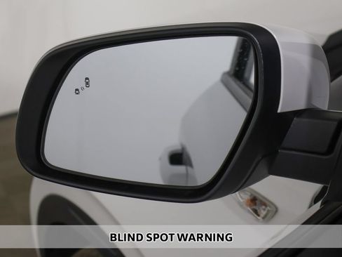 Certified 2024 Hyundai Venue SEL FWD image 4