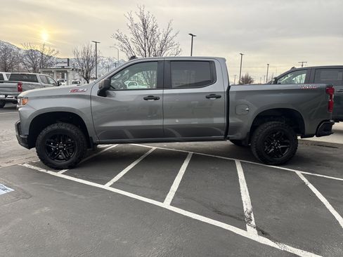 Used 2020 Chevrolet Silverado 1500 Custom Trail Boss w/ Custom Convenience Package image 2