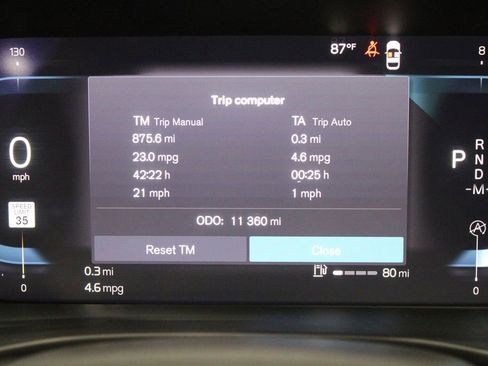 Used 2025 Volvo XC40 B5 Plus image 45