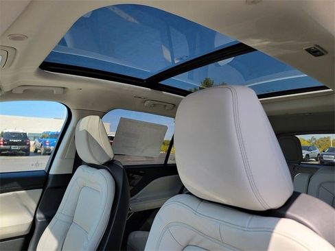 New 2025 Lincoln Aviator Reserve image 4