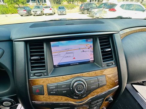 Used 2014 INFINITI QX80 4WD w/ Theater Package image 16