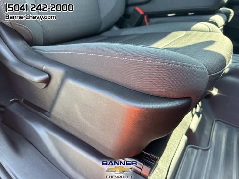 Used 2024 Chevrolet Silverado 2500 Custom w/ Custom Value Package image 11