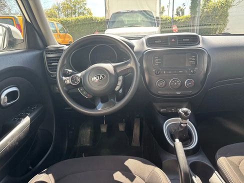 Used 2019 Kia Soul image 12