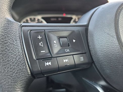 Used 2024 Nissan Rogue SV FWD image 13