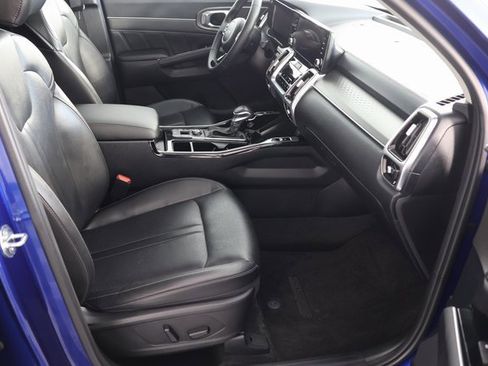 Used 2023 Kia Sorento SX image 25