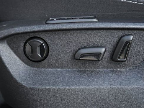 Used 2021 Volkswagen Atlas Cross Sport SEL image 37