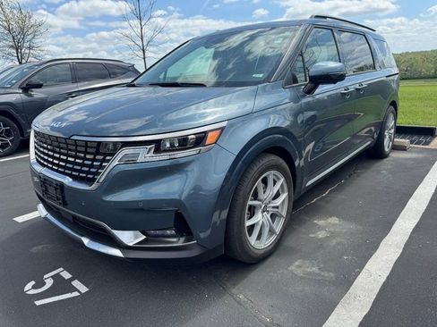 Used 2024 Kia Carnival SX Prestige image 3