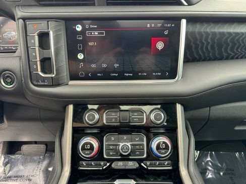 Used 2022 GMC Yukon XL Denali AWD/4WD image 15