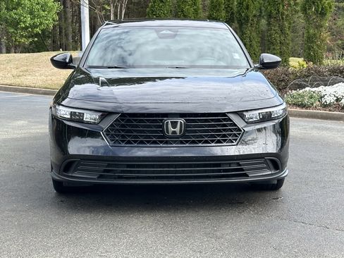 Used 2025 Honda Accord Sport image 3