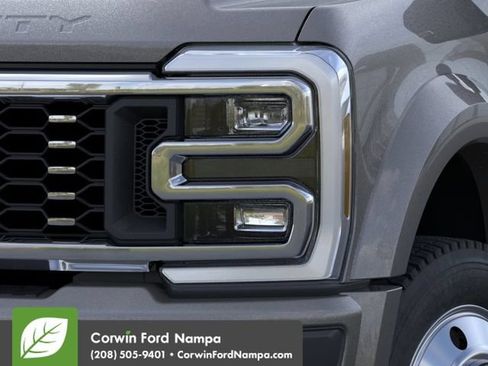 New 2026 Ford F450 Platinum w/ FX4 Off-Road Package AWD/4WD image 18