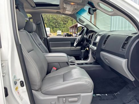 Used 2016 Toyota Sequoia SR5 image 13