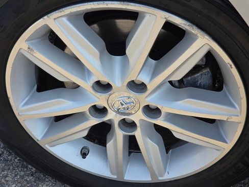 Used 2015 Toyota Avalon XLE Premium FWD image 19