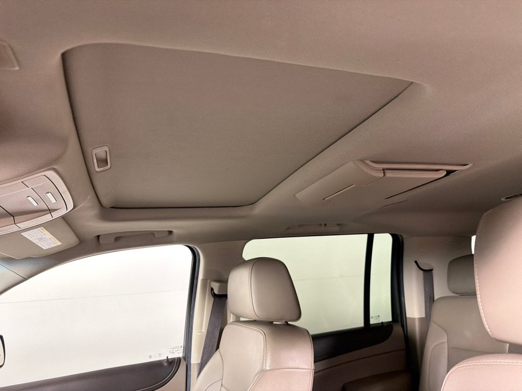Used 2019 GMC Yukon XL SLT w/ Open Road Package AWD/4WD image 14