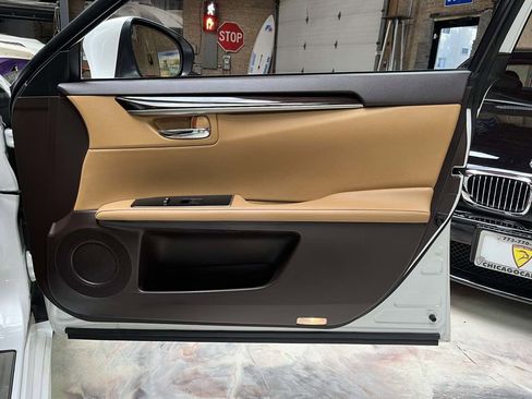Used 2018 Lexus ES 350 w/ Luxury Package w/Wood Trim FWD image 29