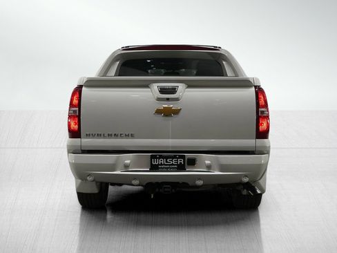 Used 2013 Chevrolet Avalanche LTZ image 4