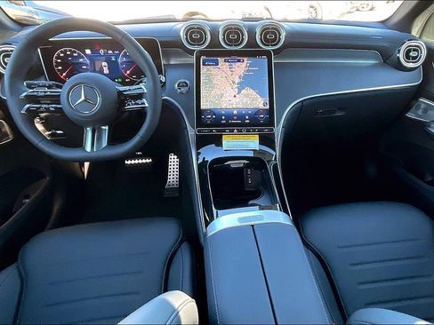 Used 2026 Mercedes-Benz GLC 300 4MATIC image 5