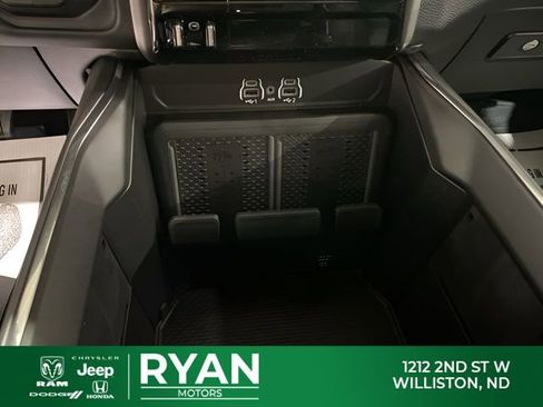 New 2026 RAM 2500 Laramie AWD/4WD image 43