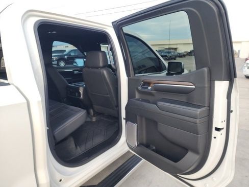 Used 2024 Chevrolet Silverado 1500 High Country image 28