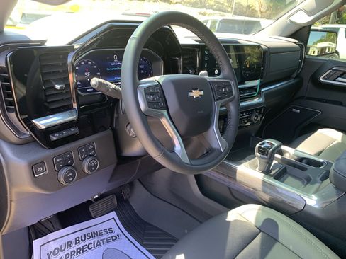 Used 2024 Chevrolet Silverado 1500 LTZ w/ LTZ Premium Package AWD/4WD image 27